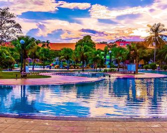 De Rhu Beach Resort - Kuantan - Piscine