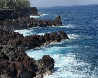 Simple yet enchanting abode - Naalehu