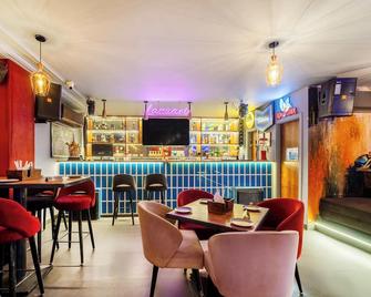 Treebo Premium The Mustard Inn Lawrence Road - Амрітсар - Бар