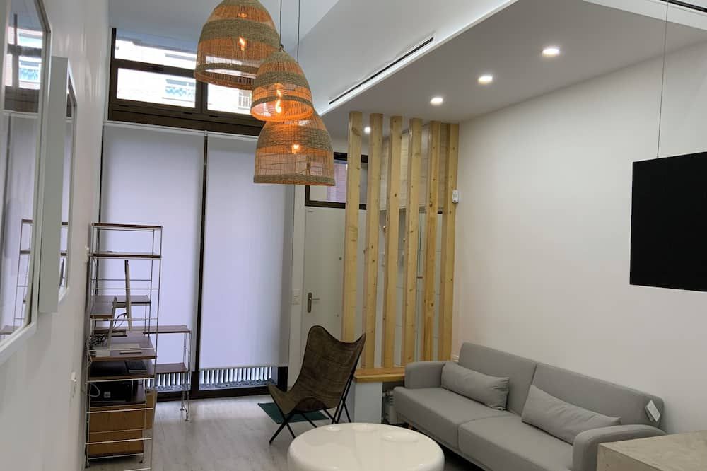Loft de 2 Recámaras y 2 Baños - Madrid - Sala de estar