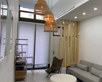 Loft de 2 Recámaras y 2 Baños - Madrid - Sala de estar
