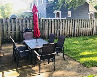 Prime Location Downtown! Walk To Everything! - Grand Haven - Patio