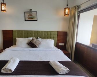 Miras Pmc Lakeshore Resort - Alappuzha