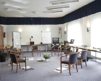 Seminar- und Urlaubshotel Schulz - Bergen - Lounge