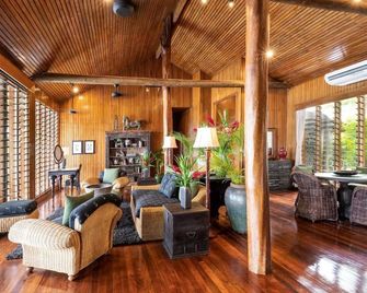 Namale Resort And Spa - Savusavu - Sala de estar
