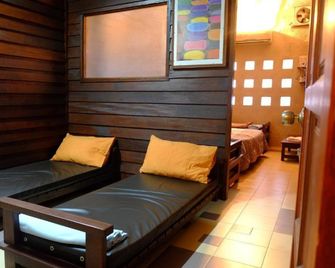 Tnt Novelty House - Teluk Intan - Habitación