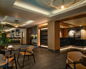 Romer House Waikiki - Honolulu - Front desk