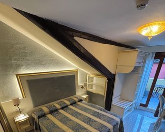 Hotel Tivoli - Venice - Phòng ngủ