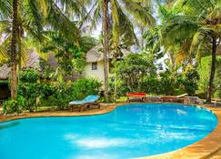 Villakwetu Cottages Diani Beach - Ukunda - Pool