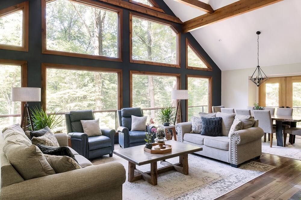 Secluded Cabin; Mountain Chalet w/ Hot Tub on 5 acre lot
