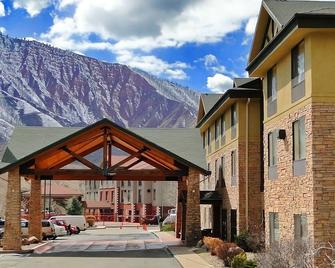 Glenwood Springs Welcomes You! Free Parking, Free Breakfast, Pets Allowed! - Glenwood Springs - Budova