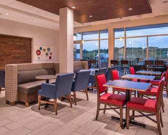 Holiday Inn Express & Suites Farmville - Farmville - Restaurant