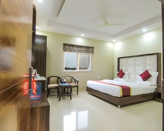 Hotel Ss Grand - Lucknow - Bedroom