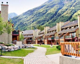 Something for everyone at Panorama Mountain Village! - Panorama - Building