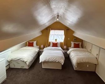 Beautiful 5Bedroom House - Contractors and Family near the Molineux stadium - Wolverhampton - Bedroom