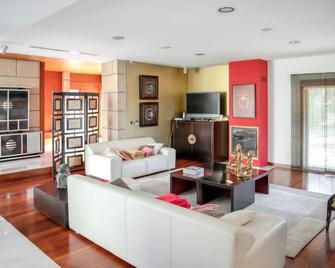 4 Bedrooms Villa With Indoor Pool Jacuzz - Santo Tirso - Salon