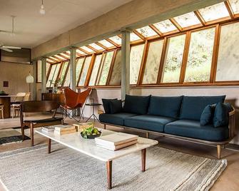Amaya - Kasauli - Living room