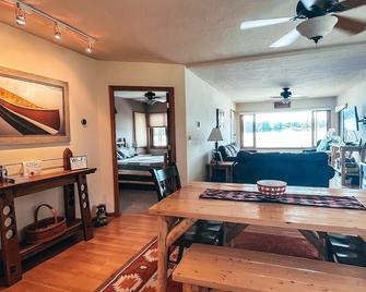 Lakeview Cabin in the Heart of Downtown Minocqua, WI - Minocqua - Essbereich