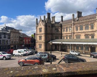 Tumbledown Hotel - Shrewsbury - Außenansicht