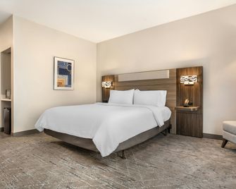 Holiday Inn Express & Suites Phenix City - Ft. Benning By IHG - Phenix City - Bedroom