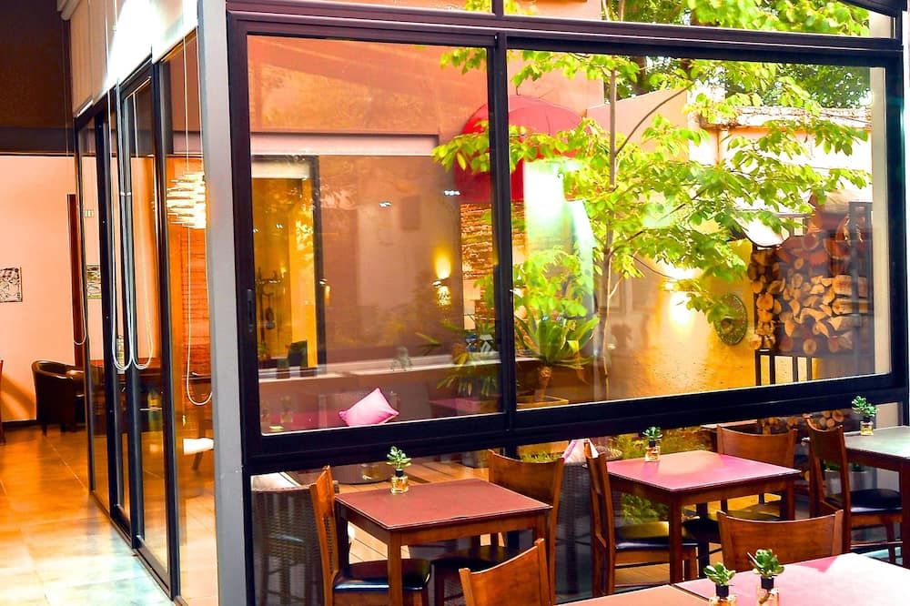 بوسادا بوتيك لاس تيرازاس - Colonia del Sacramento - مطعم