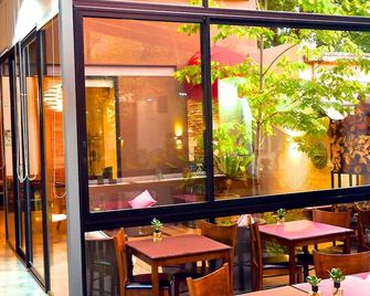 بوسادا بوتيك لاس تيرازاس - Colonia del Sacramento - مطعم