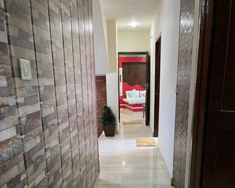 Hotel Dalhousie Hills Dalhousie - Dalhousie - Коридор