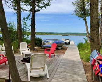Ski Crystal! Floating Aqua-Play-Mat! Pontoon Boat! Kayaks! New Wifi! Gameroom! - Arcadia - Patio