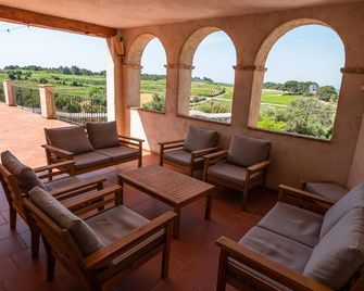 Pleasant village house, Garden. Private pool - Nulles - Balkon