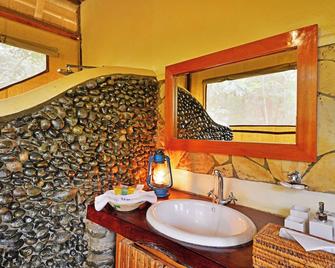 Ishasha Jungle Lodge - Kihihi