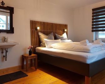 Schleichhof Ammersee: Living comfort on 300sqm + terrace & garden (max. 15 pers.) - Diessen am Ammersee - Slaapkamer