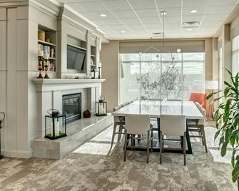 Hilton Garden Inn Lakewood - Lakewood - Lobby
