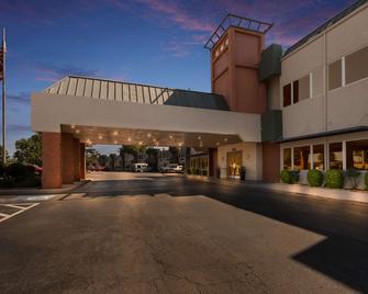 SureStay Plus by Best Western Lawton - Lawton - Rakennus