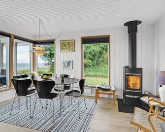 Beautiful Home In Faaborg With Kitchen - Faaborg - Jídelna