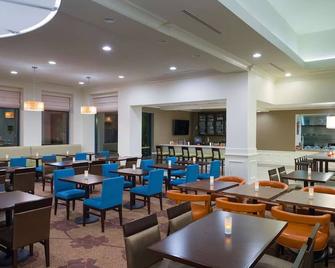 Pet-Friendly Haven with Indoor Pool & On-Site Dining in Hartford - Glastonbury - Restaurant