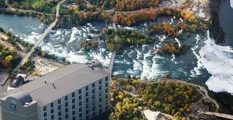 Comfort Inn The Pointe - Niagara Falls - Toà nhà