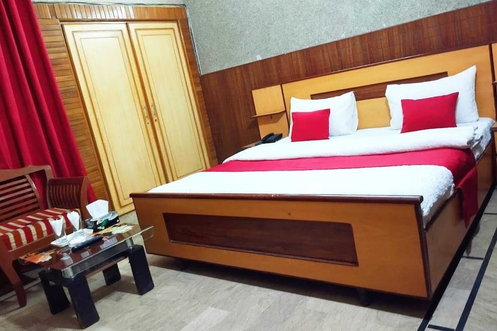 كاراتشي موتل