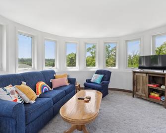 Silo Guest House by Simple Life Rentals - Fish Creek - Sala de estar