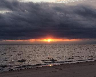Work & Play At Delaware Beach Bliss- Steps From The Beach & Freshly Remodeled! - Milton - Playa