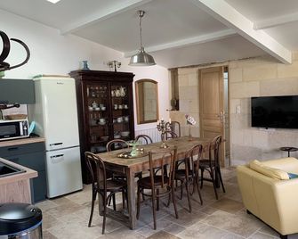 Roza Jamard - Lussac - Comedor