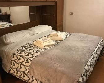 La dolce Frascati Home - Frascati - Camera da letto