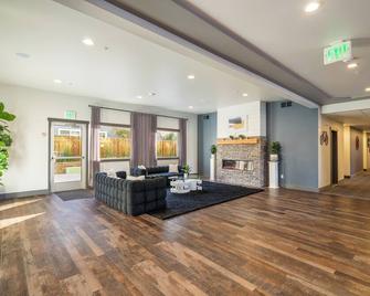 The Lodge Lake Chelan - Manson - Lobby