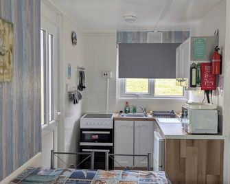 Family & Pet Friendly Chalet - sleeps 5 - Bude - Cuisine