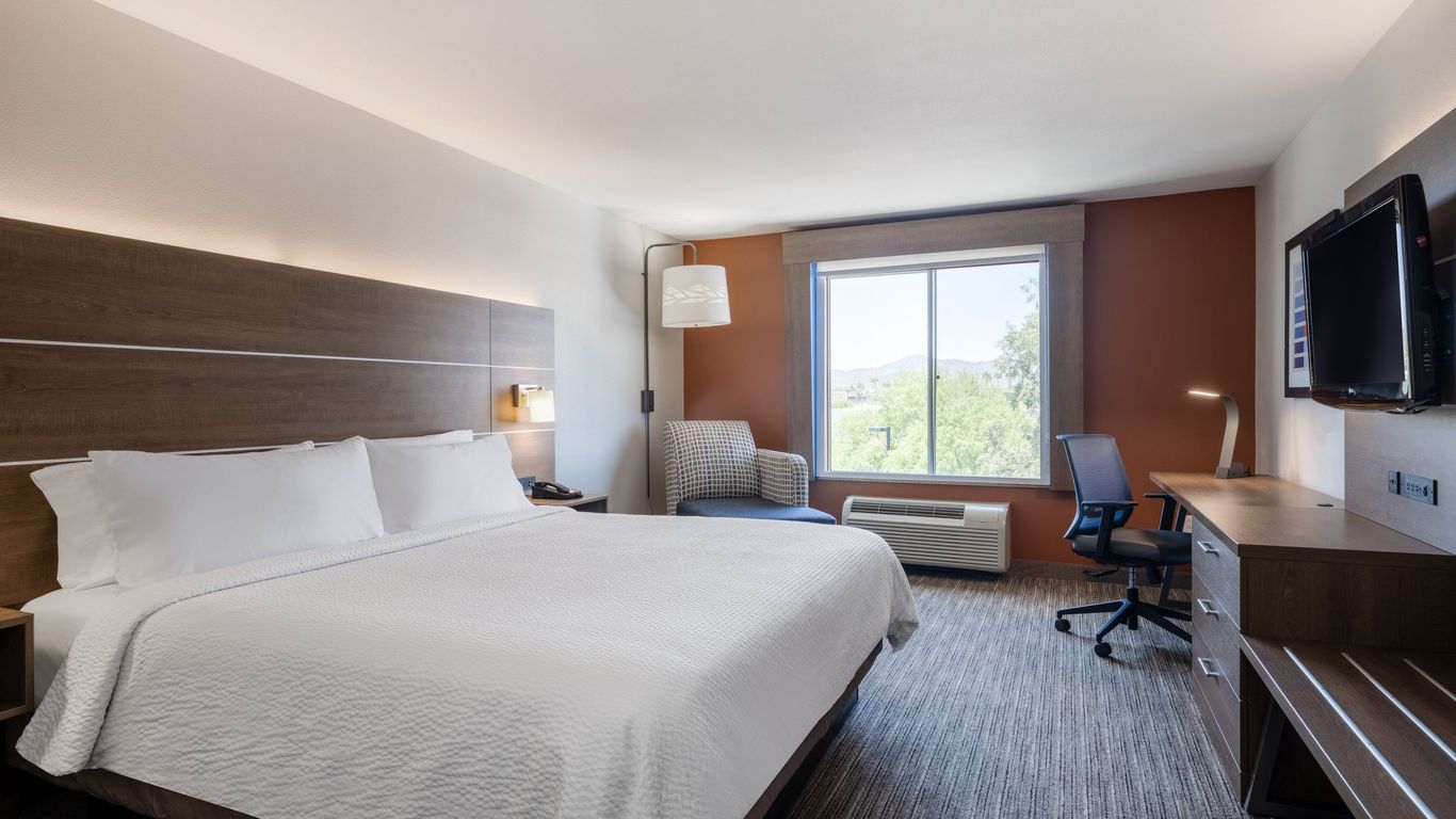 Holiday Inn Express & Suites Tucson By IHG