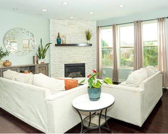 Luxury Spa and Wellness Retreat near Outlet Mall!\n - Gretna - Living room