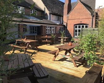 The Kings Arms - Stafford - Patio