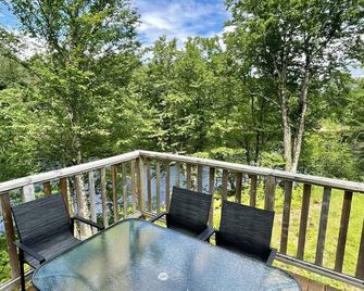 Le Rivat - Chalet 12 places + 2 pour enfants - Saint-Gabriel-de-Valcartier - Balcon