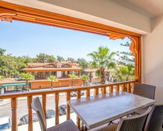 Xox Apart Hotel - Akyaka - Balcón