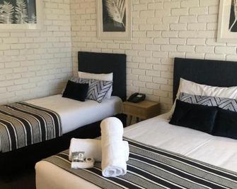 Cessnock Vintage Motor Inn - Cessnock - Bedroom