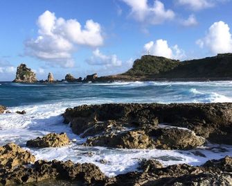Perch On The Marina, Between Sky And Sea, Let Yourself Go To The Gres Des Alizes - Saint-François (Guadeloupe) - Plage